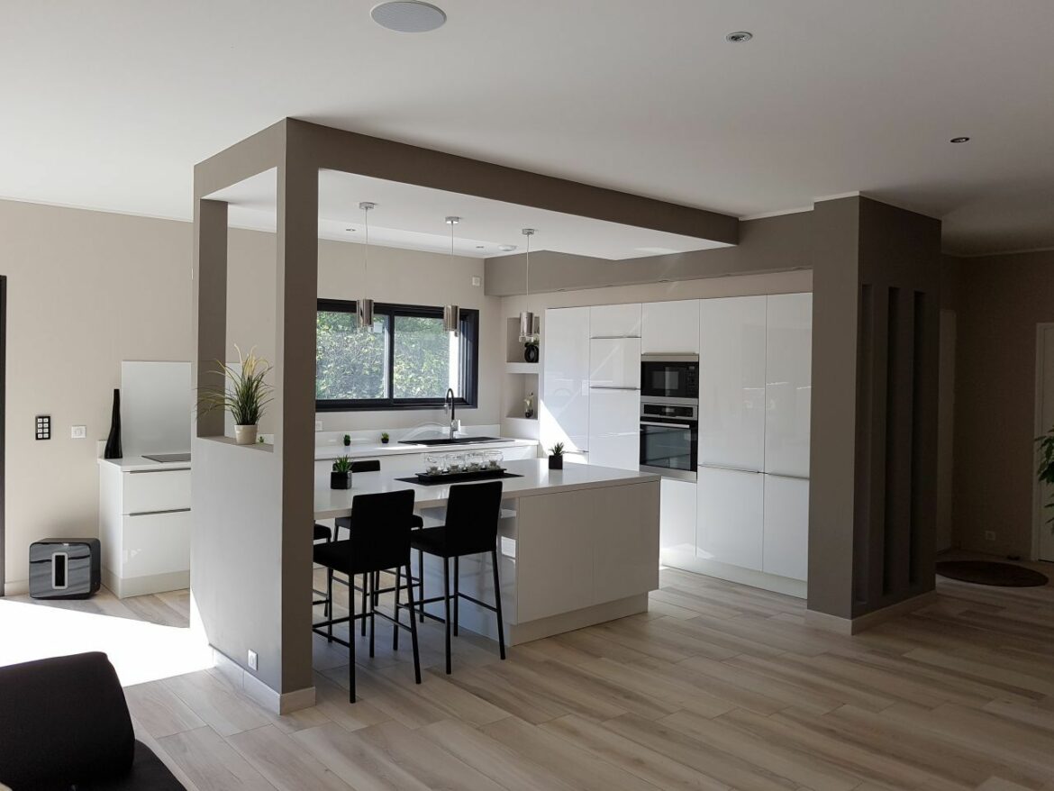 Quel mur peindre salon cuisine ouverte ?