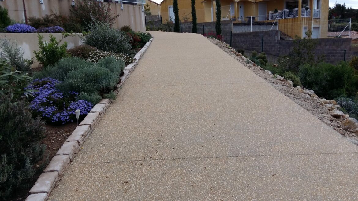 Quel revêtement pour une allée de jardin ?