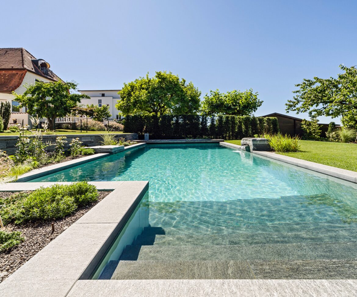 Quelle profondeur pour une piscine naturelle ?